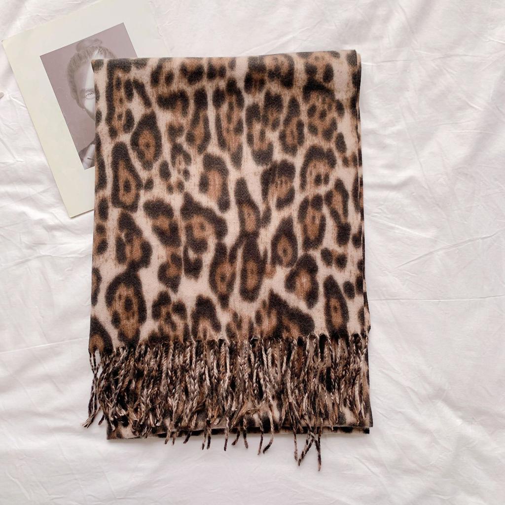 Leopard print scarf women's autumn and winter thickened imitation cashmere fringed scarf shawl versatile warm student scarf