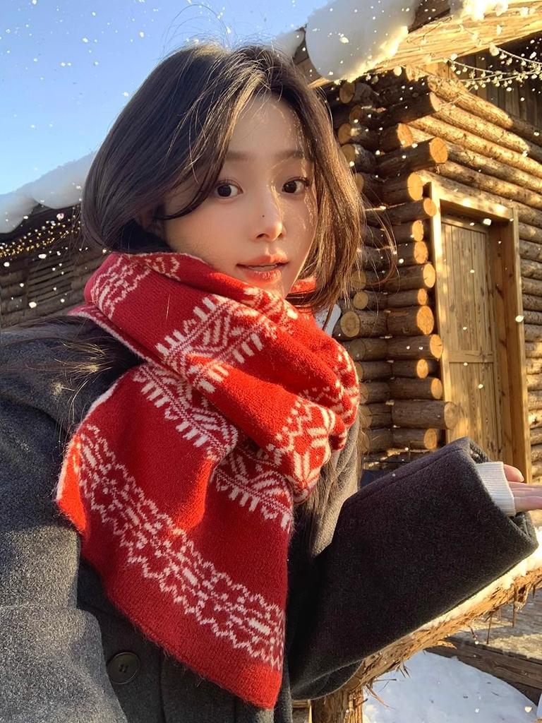 New 'S Christmas Red Knitted Scarf Women'S New Winter Atmosphere Containing Wool Thickened Warm Scarf