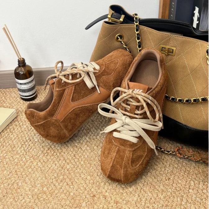 Vintage Women's Casual Flats 2026 Autumn New Outdoor Non Slip Lightweight Sneakers Comfortable Fashion Cross Tied Cotton Shoes