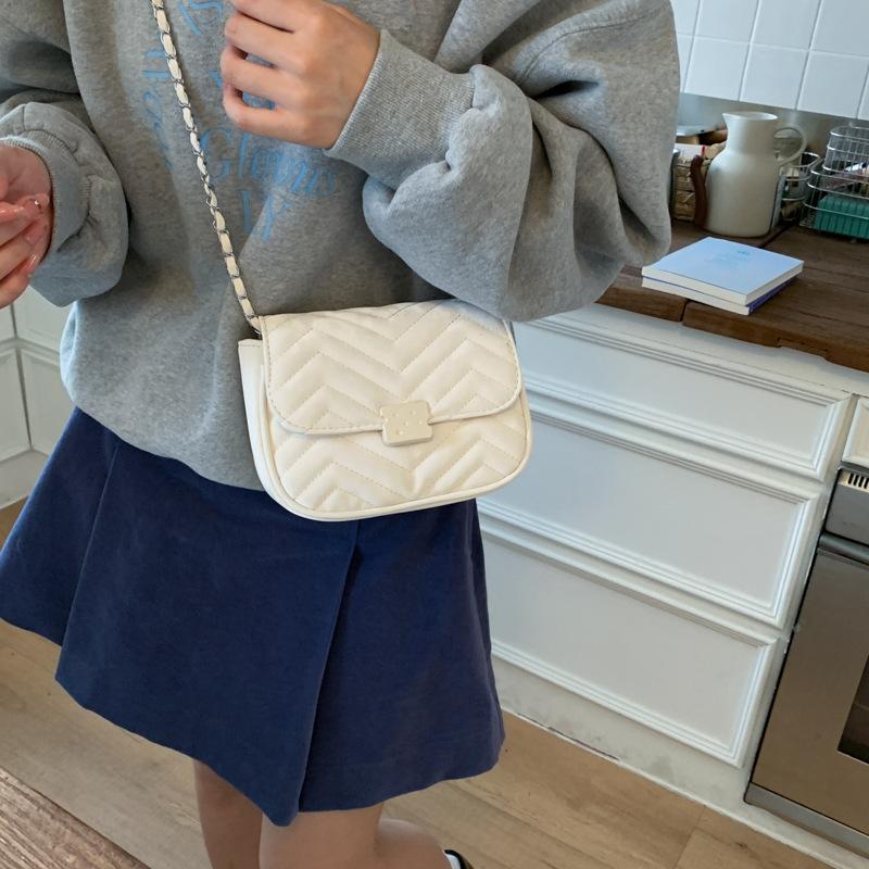 

Niche design chain small square bag women s versatile new fresh and fashionable shoulder messenger bag