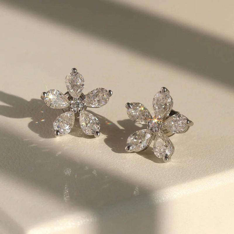New Personalized, Simple, Luxurious, Versatile, High-end, Elegant Zircon, Gentle Bride, Daily Wearing Zircon Flower Earrings