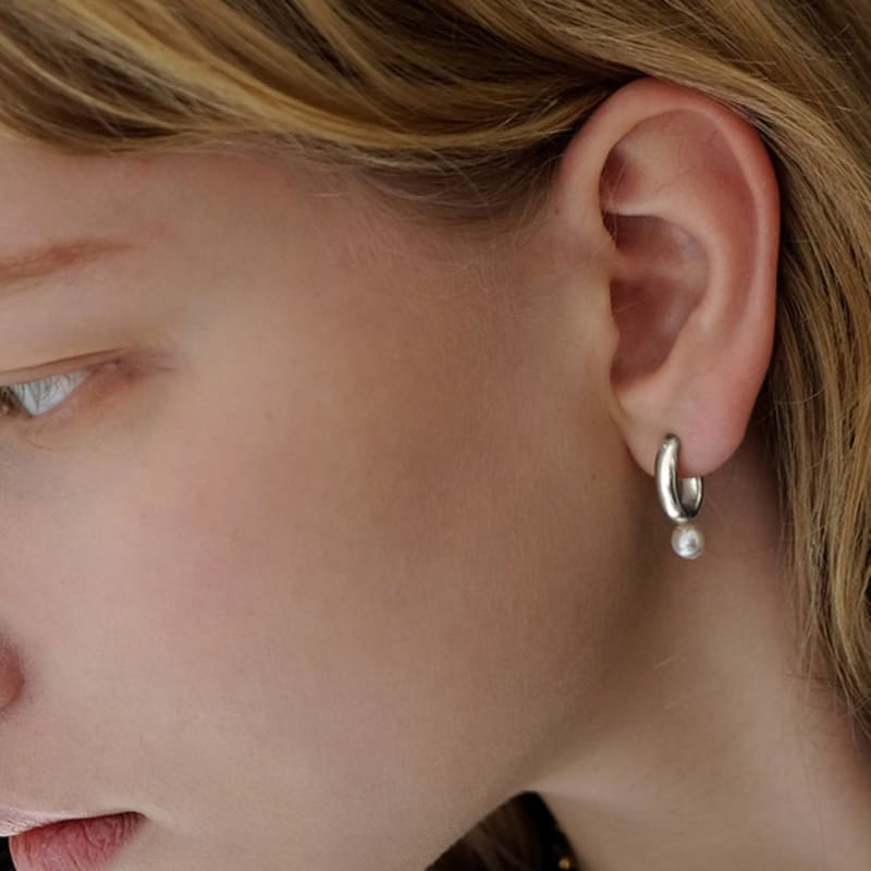 

MONDAY EDITION Holiday oval and pearl earrings silver