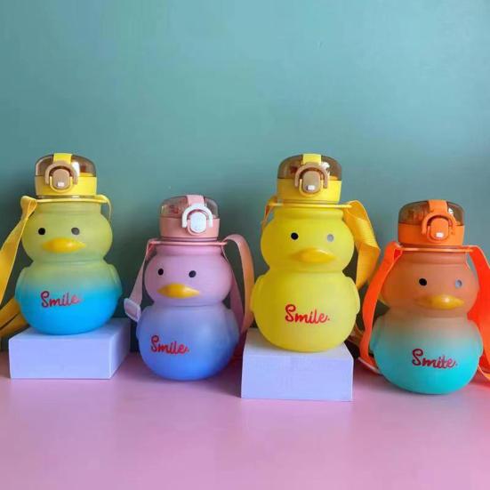 650ml kachní láhev na vodu s designem se slámovým zámkem Závěs na jeden klíč otevřený průhledné víko Kawaii na pití vody