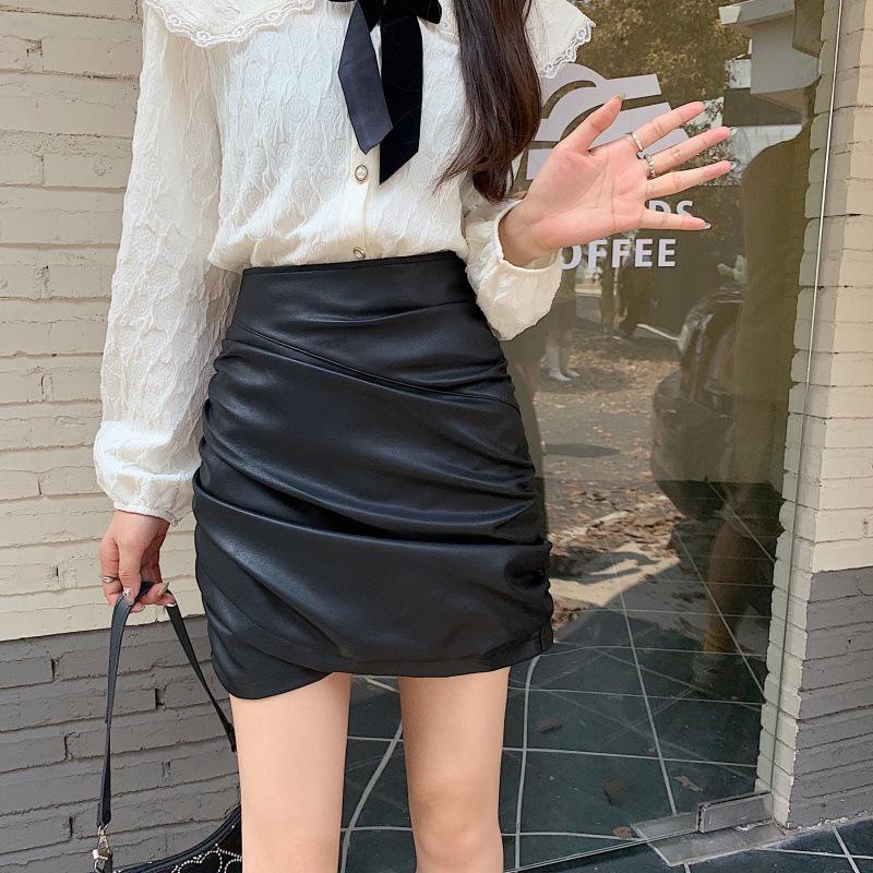 

Korean High Waist Pleated Black Leather Mini Skirt - Sexy PU Bodycon Pencil Design for Autumn/Winter 2025 4XL