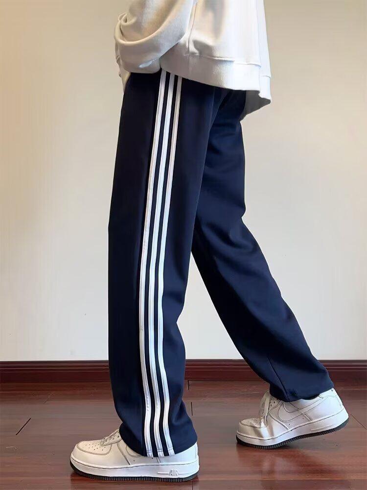 Trendiges Unisex Sportoutfit für Frühling & Herbst: Dreistreifiger Cardigan & Lange Hose Set für Paare