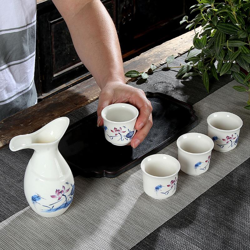 Vintage Japanese Ceramic Sake Set 1 Bottle 4 Cups Household Traditional Ceramic Cups Crafts Wine Glasses Drinking Gift Box New