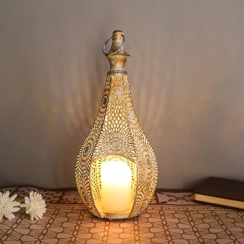 Eisenlaternen Kerzenhalter Schaffen bezaubernde Lichtmuster für Wohnatmosphären im Wohnzimmer