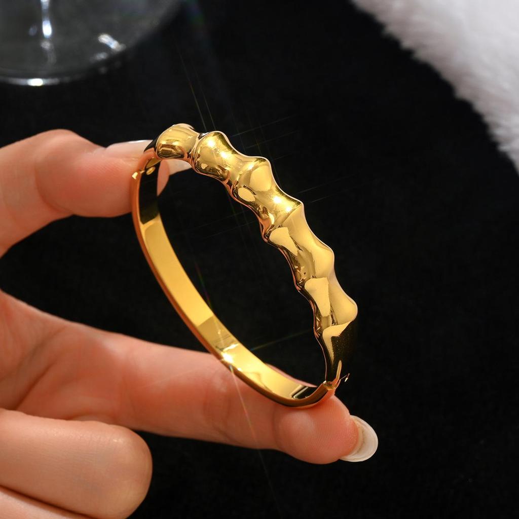 Modne Bransoletki ze Stali Nierdzewnej i Złota 18K - Wytrzymałe, Odporne na Ścieranie Bangles w Stylu Europejskim i Amerykańskim