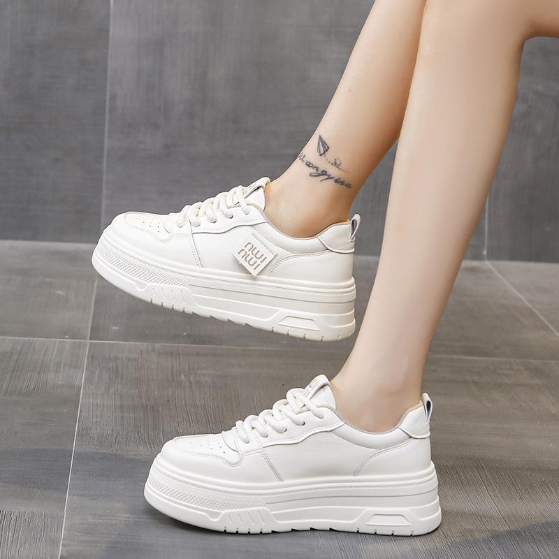 Women's shoes summer breathable 2025 new design sense niche sports board shoes girls Korean versatile casual white shoes