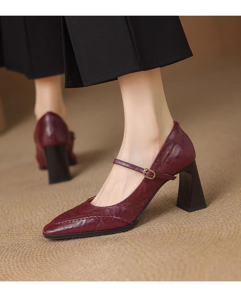 Mary Janes med tykk hæl 2025 nye retro sko med lav utringning og enkeltsko for kvinner, franske høye hæler, en stropp med liten firkantet tupp, motesko