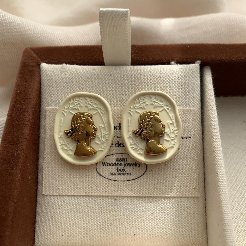 Ancient Greek Character Relief Earrings Earrings Women's Light Luxury Retro Fashion Exquisite Advanced Texture Classical Art Earrings