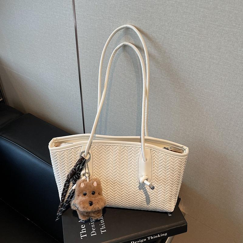 

Woven pattern bag women s large-capacity autumn and winter versatile shoulder underarm bag casual commuter bag бежевый