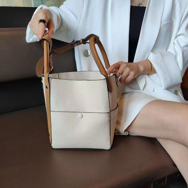 2025 New Style And Real Leather Bucket Bag Multi-Functional Top Cowhide Tassel Breathable Bag Large Capacity Canvas Liner