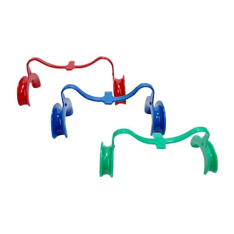 Ortodontický ústní rozvěrač ve tvaru mašle typu M pro dospělé pro ústní hygienu