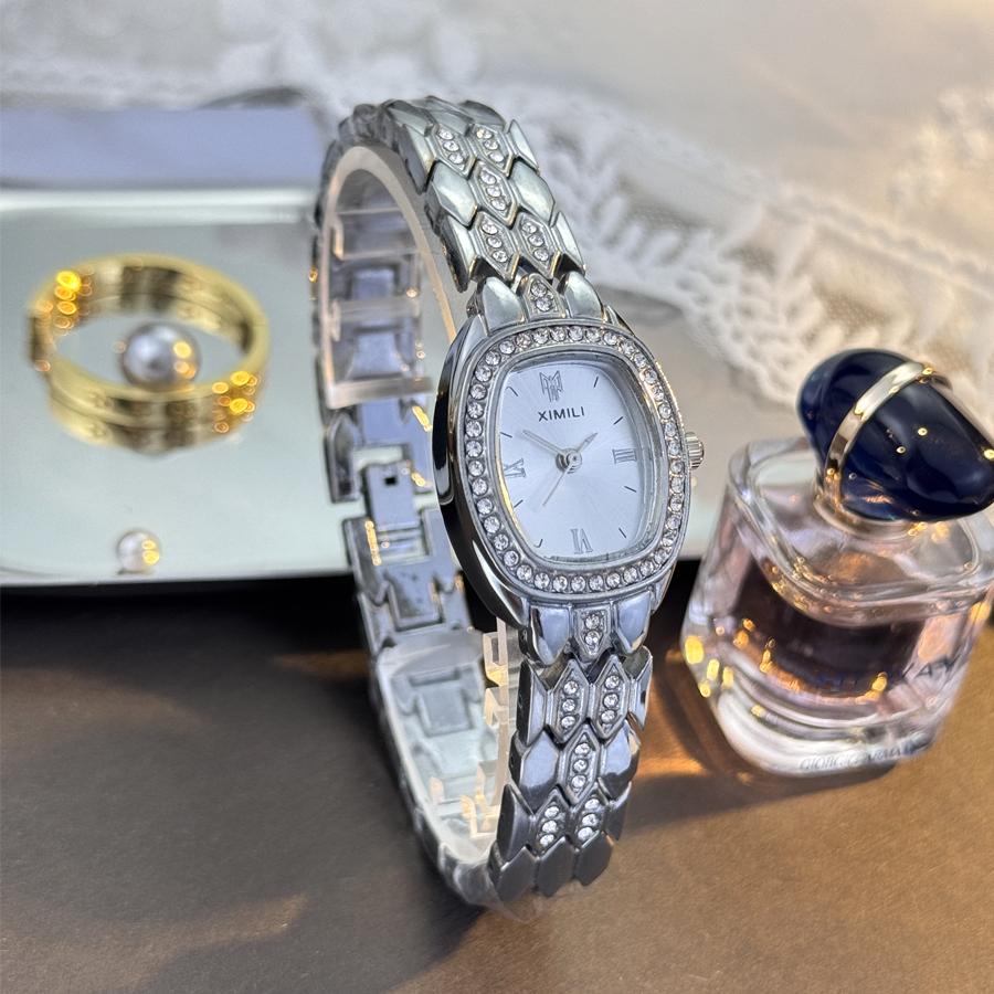 Fashionable Minimalist Diamond-Encrusted Snake-Scale Bracelet Watch for WomenElegant Luxury Wine-Barrel Shaped Quartz Wristwatch
