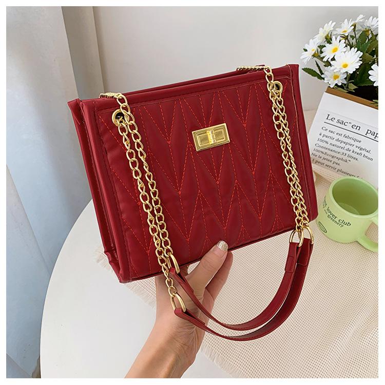 Rhombus Embroidery Thread Texture 2025 Autumn New Trend Fashion Large Capacity Simple Chain Shoulder Messenger Bag Women
