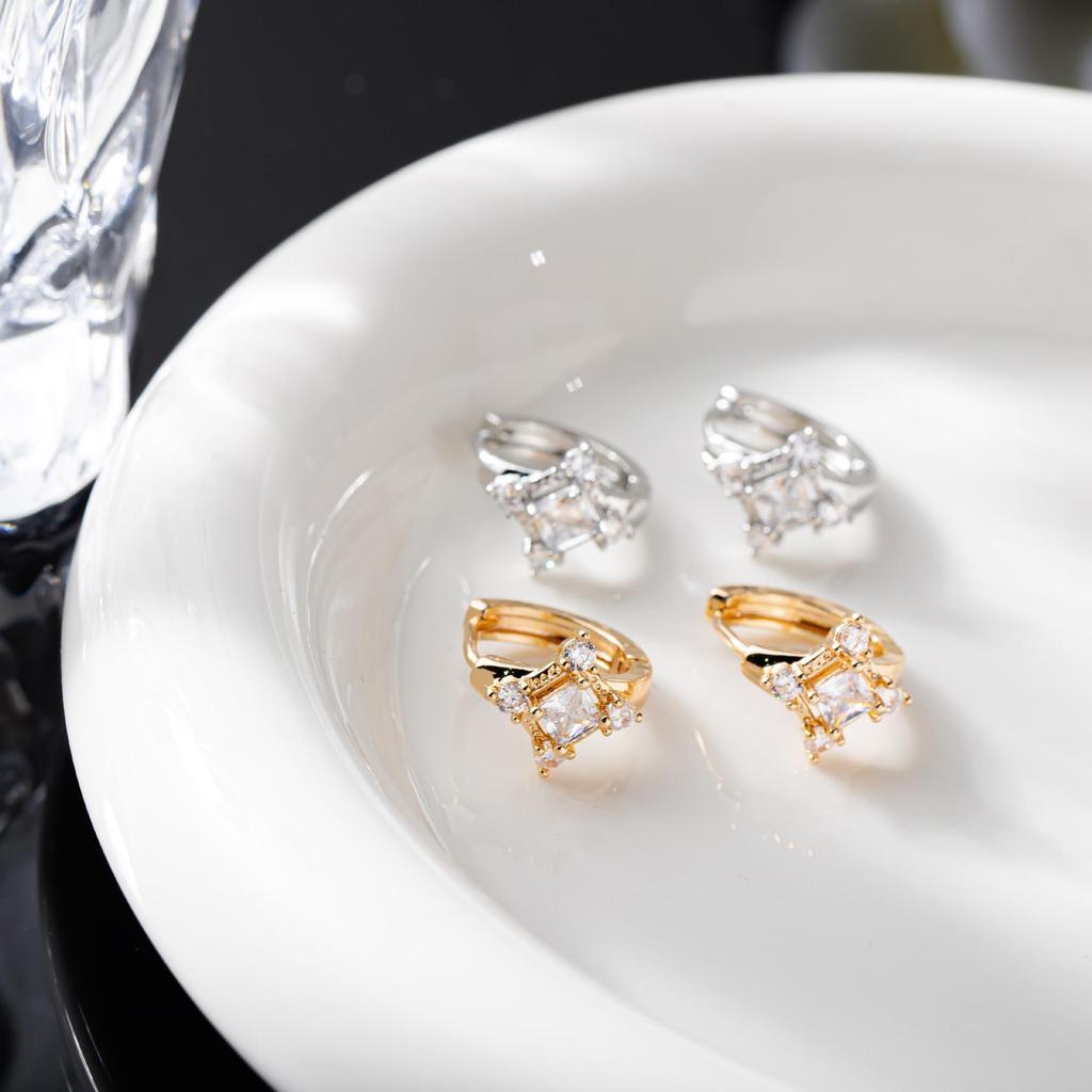 European and American INS Style Square Diamond Earrings - Shiny Copper-Plated Zircon Cross Star Micro-Inlaid Studs.