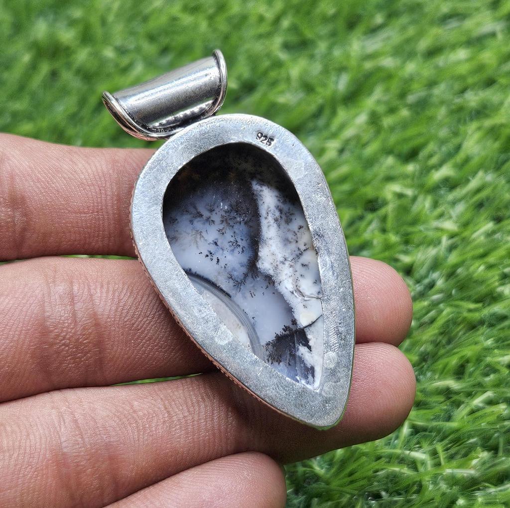 Naturalny wisiorek z agatu dendrytowego, wisiorek ze srebra próby 925, wisiorek srebrny w kształcie gruszki, prezent dla niej