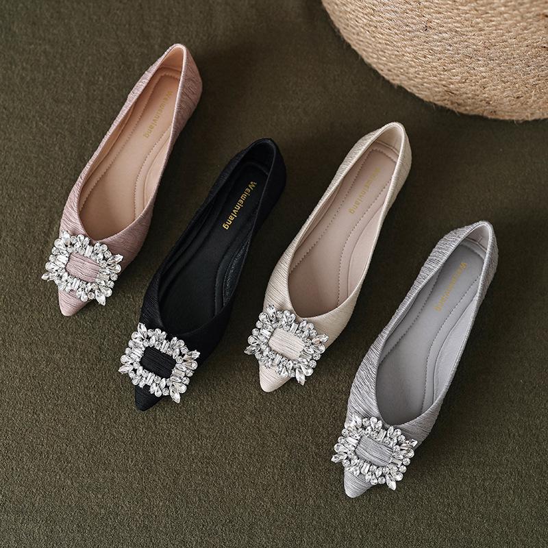 Weiwei Girl Rhinestone Pointed Toe Flats - Elegant Soft Sole Plus Size Shoes for Women