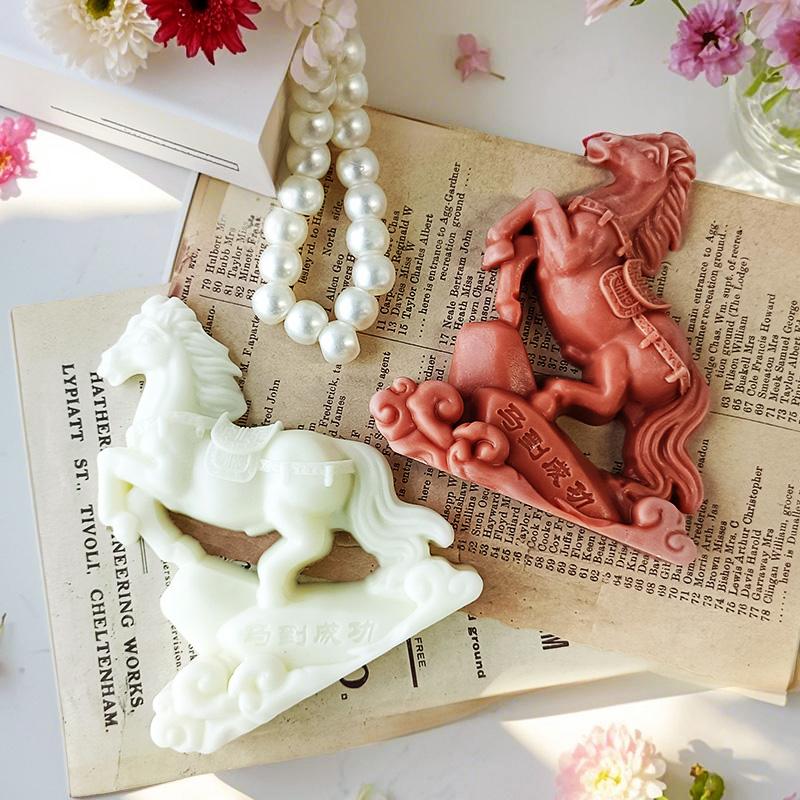 DIY Gips Handwerk Pferd Silikonform Desktop Dekoration Gips Harz Form Gießform Handgemachte Seife Aroma Kerze Form