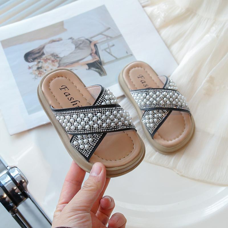 2026New Summer Girls' Indoor and Outdoor Slippers with Pearl Decorations Beach Cross-strap Sandals for Children