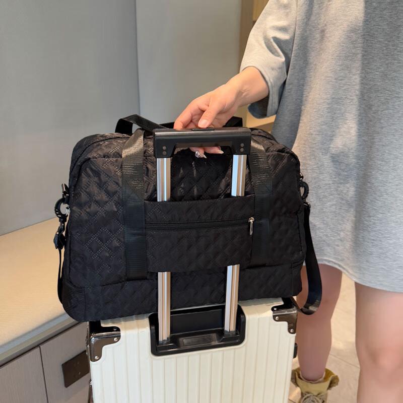 Diamond Pattern Large Capacity Travel & Sports Bag