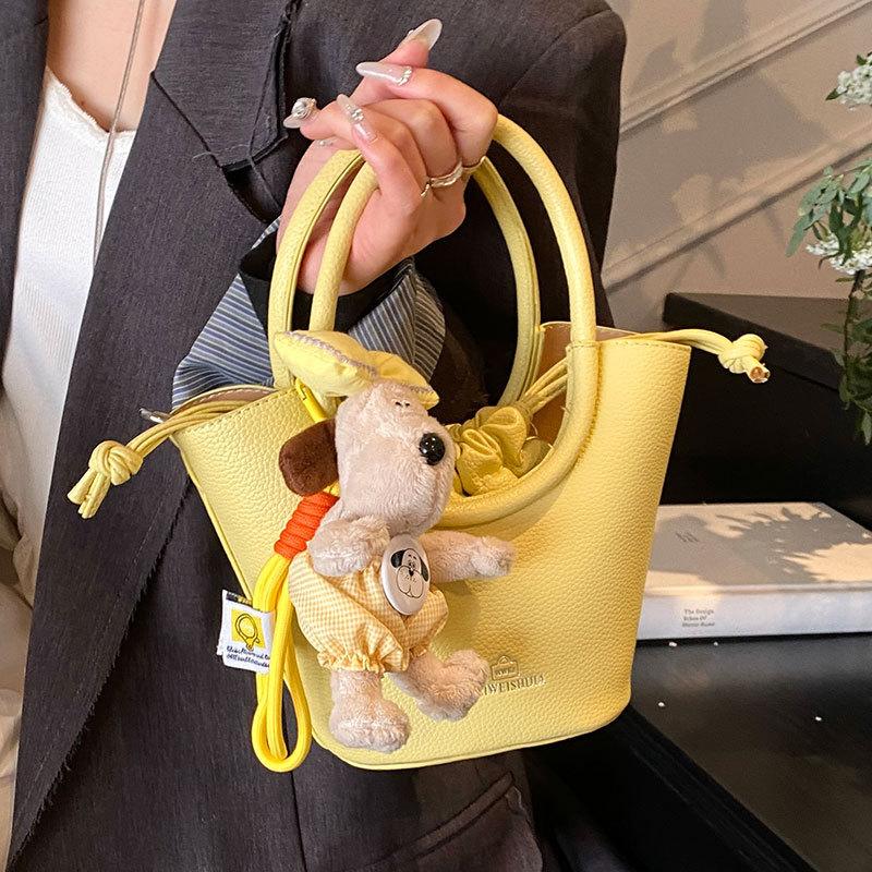 Spring and Summer Popular Korean Popular High-end Sense Portable Bucket Bag Temperament Casual Commuting Style Versatile Shoulder Messenger Bag