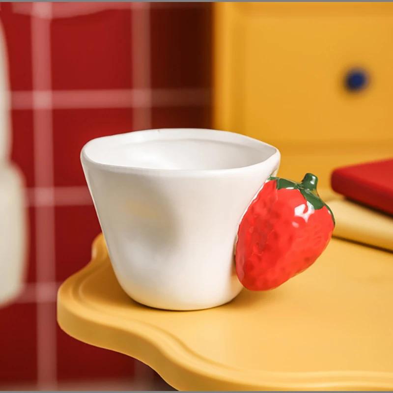 

European Ceramic Coffee Mug Strawberry Lemonade Cup Exquisite Afternoon Camellia Flower Tea Cup Home Breakfast Mug Girl Gifts 201-300ml