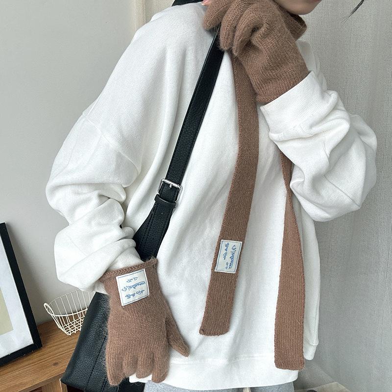 Nianke Women's Red Angora Knit Gloves - Winter Warm, Touch Screen Compatible, Five-Finger Design, and Cold-Proof for Christmas and New Year.