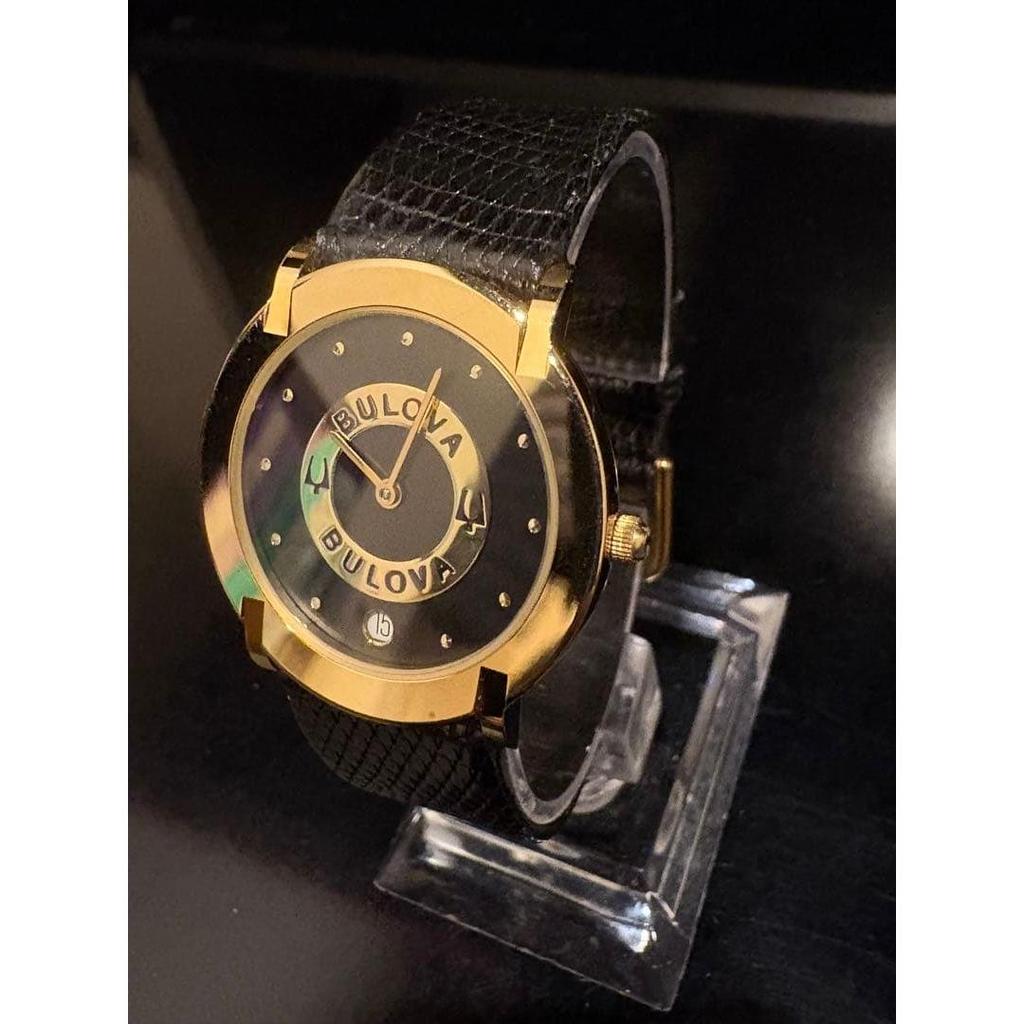 Used  (Rare) Bulova] Bulova quartz watch black/gold