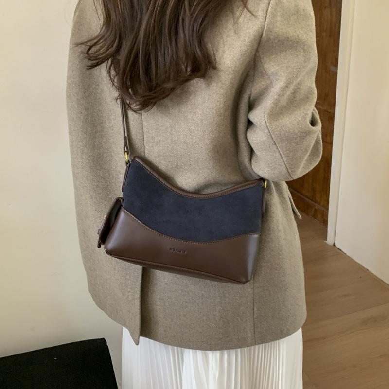 Frosted bag women's 2025 new commuter bag autumn and winter high sense popular retro shoulder bag crossbody bucket bag