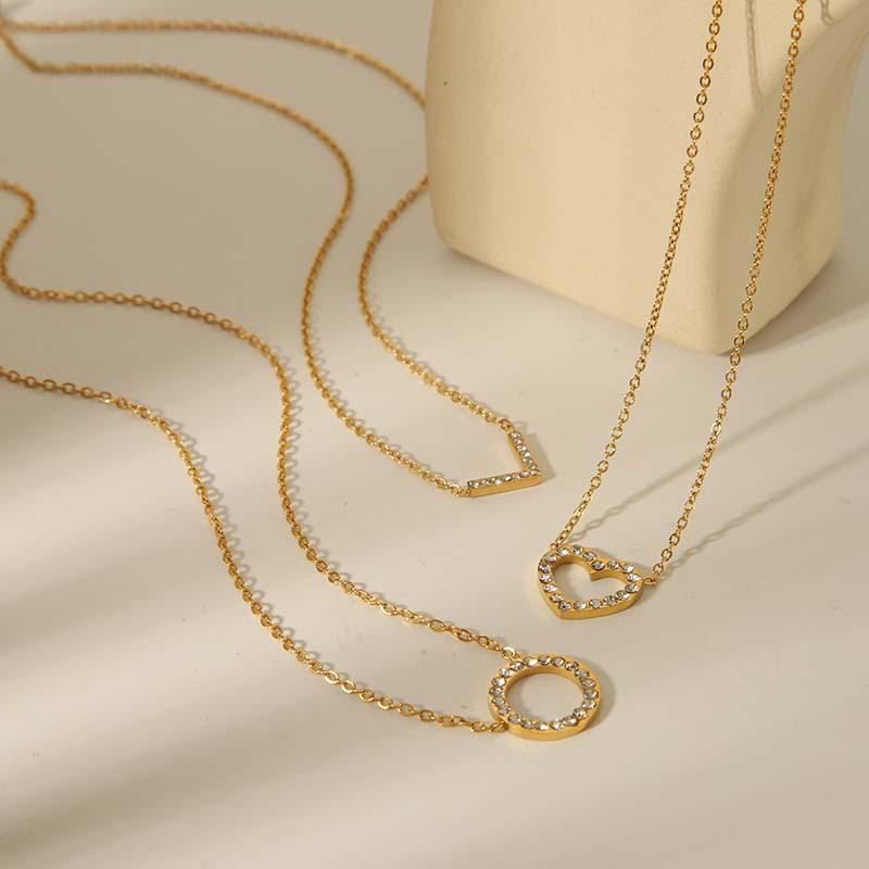Exquisite Heart-Shaped 18K Gold-Plated Stainless Steel Necklace with Diamonds – Light Luxury Clavicle Chain