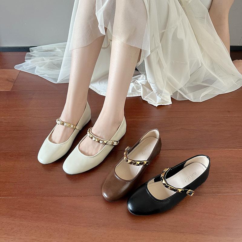 Xiaoxiangfeng Round Head Flat Bottom Mary Jane Women's New Retro Soft Bottom Soft Leather Word with Inner Height Increase Shallow Mouth Single Shoes