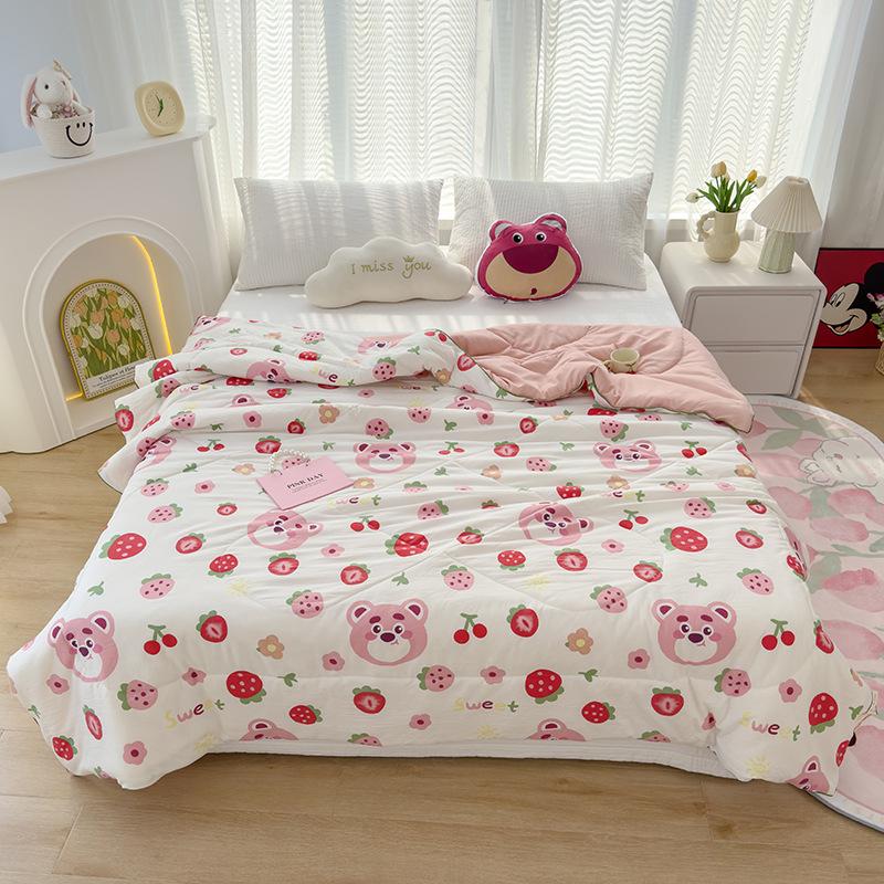

Class A Cartoon Mother & Baby Summer Quilt - Double Layer Gauze, Thin, Perfect for Dorms & Air Conditioning 110*150cm Single Random Pattern Quilt