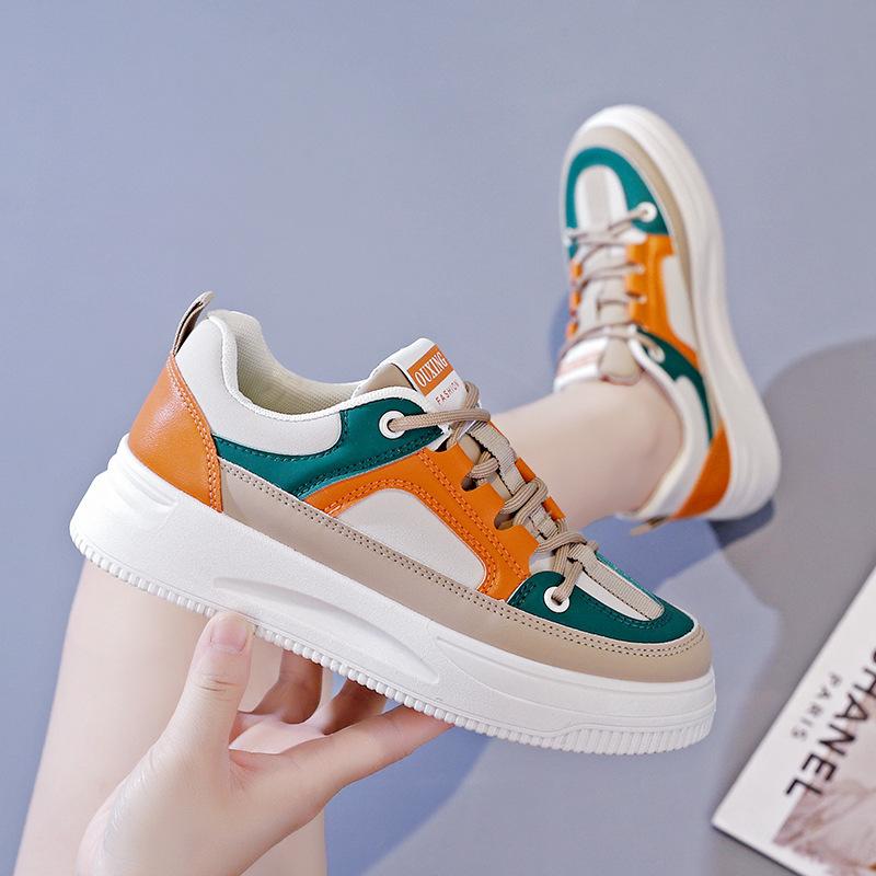 Versión coreana de zapatos blancos pequeños para mujer, zapatillas de deporte de otoño para estudiantes nuevos, de colores combinados, zapatos casuales planos para mujer