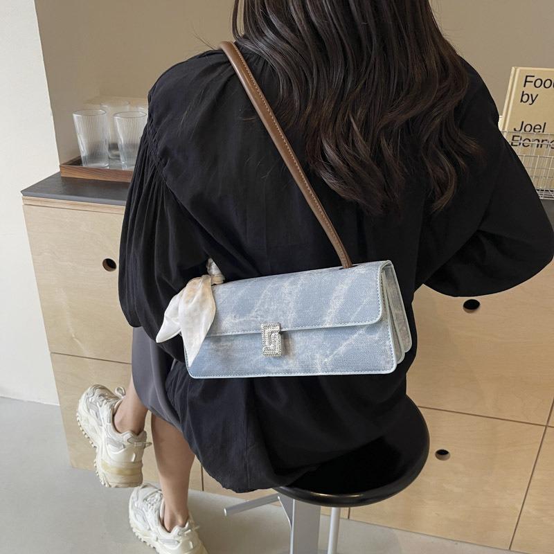 Niche design bag women's new versatile shoulder underarm bag portable baguette bag