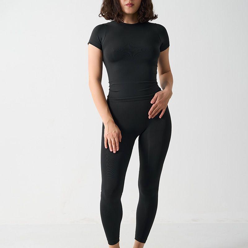 

Seamless T-shirts & Leggings Soft Skin-friendly Seamless Short sleeve Trousers Running Sports Set Black L