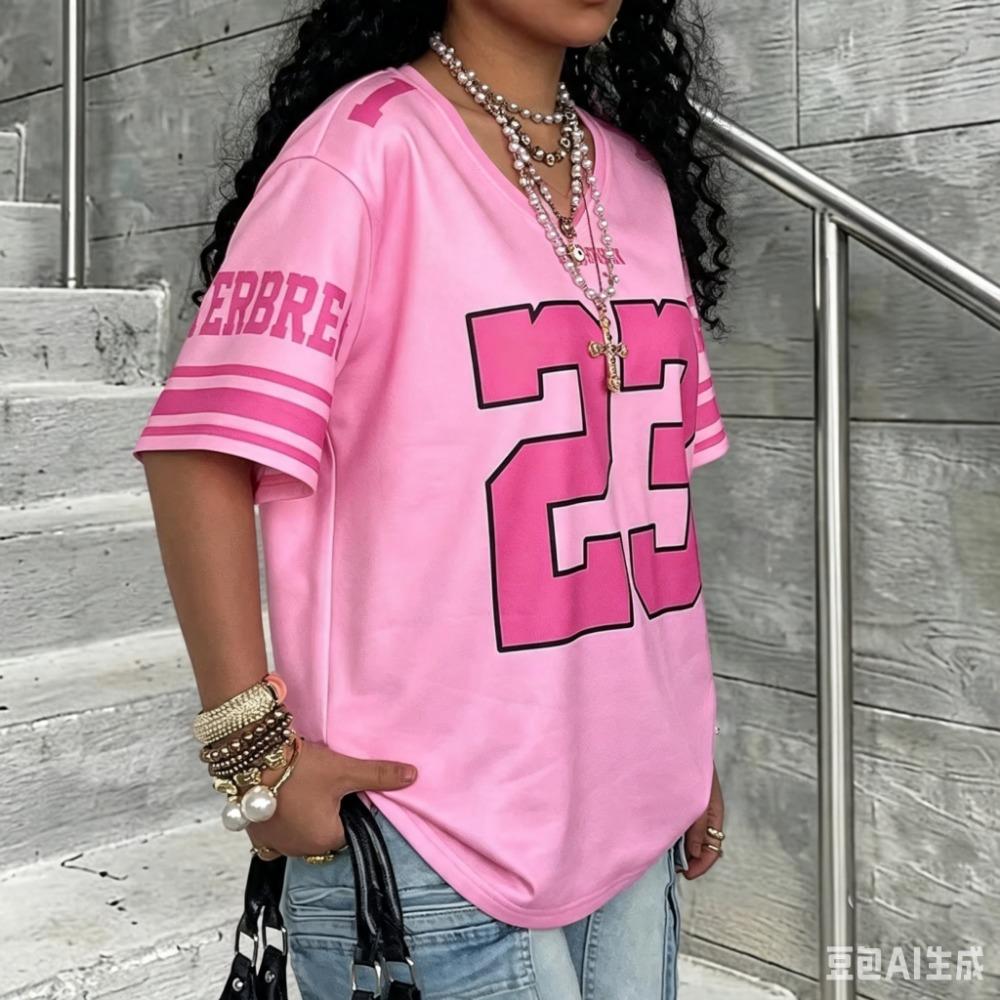 Women's oversized pink printed basketball shirt, retro short sleeved streetwear shirt, Y2K hip-hop sports T-shirt