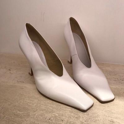 Fashion 2025 Light Luxury Women'S Summer High-Heeled Single Shoes With Square Toe And V-Mouth Style, Retro Leather Witch Grandma Shoes