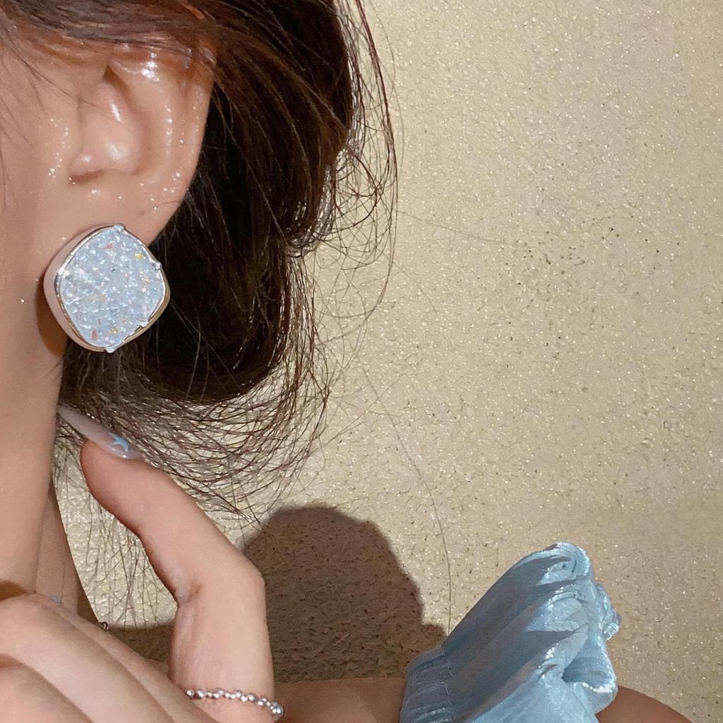 Luxury Silver Crystal Pleated Rhombus Earrings: Exquisite, Sweet Geometric Ear Jewelry for Women
