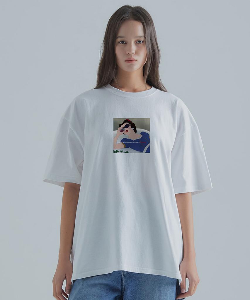 Peulaentigseobiseu Princess Graphic T-Shirt - White