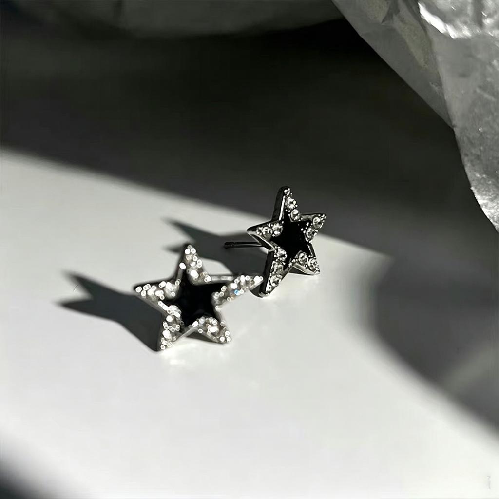Y2K Jewelry Pentagram Star Stud Earrings for Women Girl New Gothic Punk Design Asymmetry Star Zircon Earrings Daily Party Gift