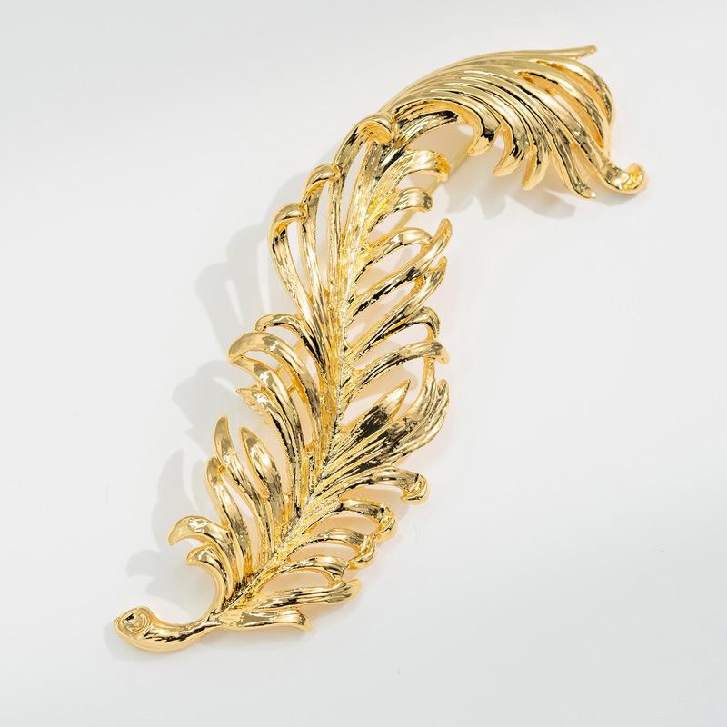 Bo Xin Yun Retro Feather Brooch: Pure Copper Light Luxury for Women