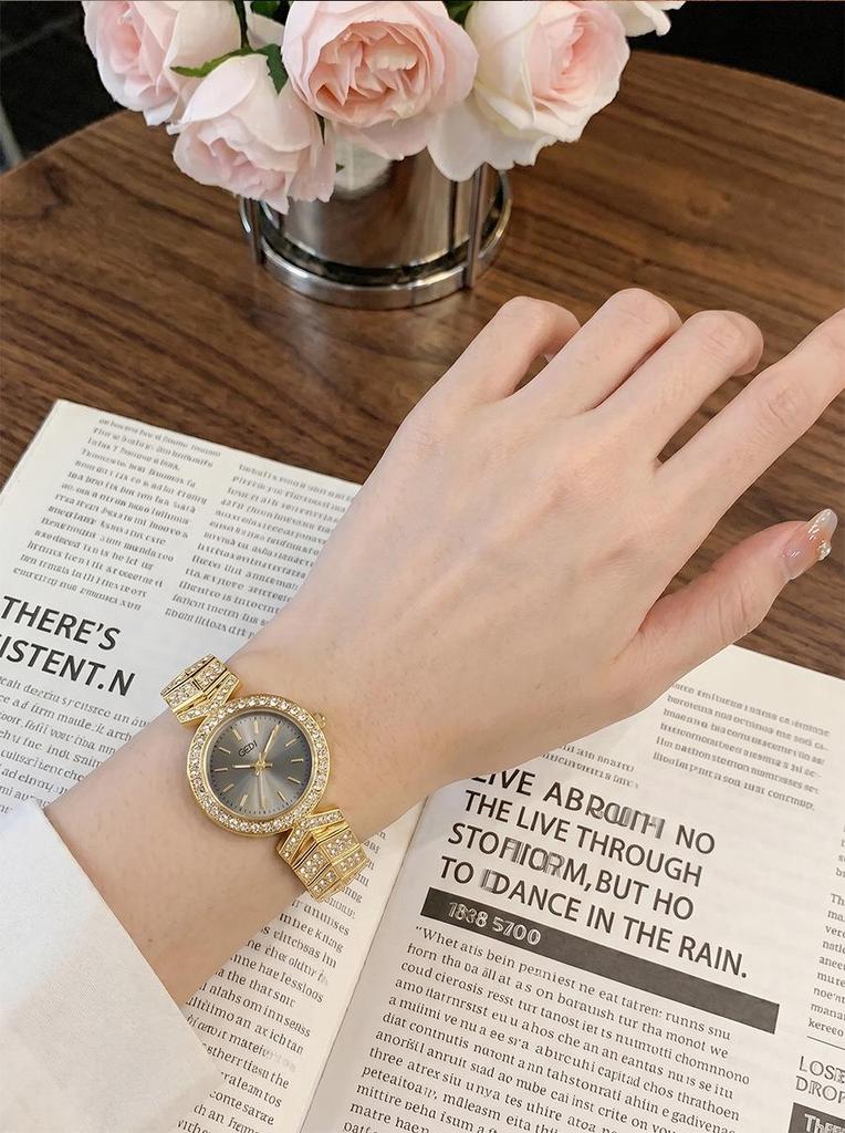 Gedi Women's Luxury Silver Quartz Watch - Waterproof, Versatile, and Elegant for Banquets and Daily Wear.