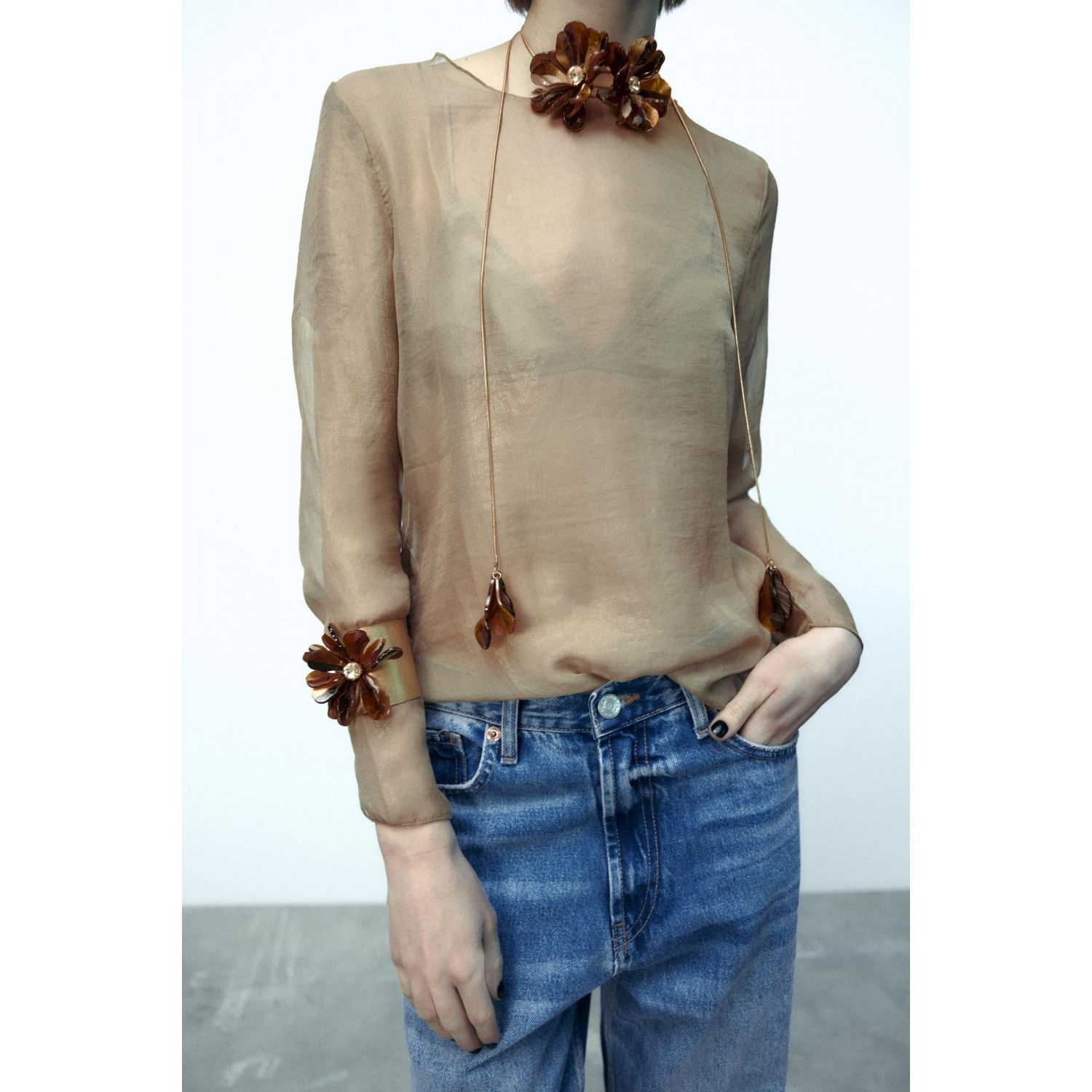 

RESIN FLOWER BRACELET