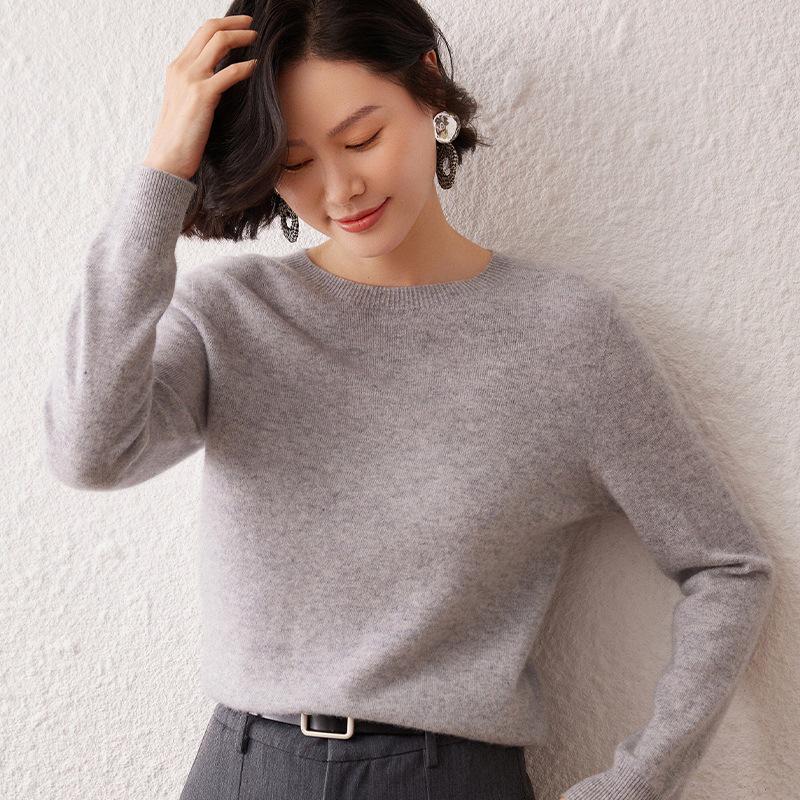 Women's Seamless Cashmere Round Neck Pullover - Loose Fit Casual Knitwear Base Layer for Autumn & Winter