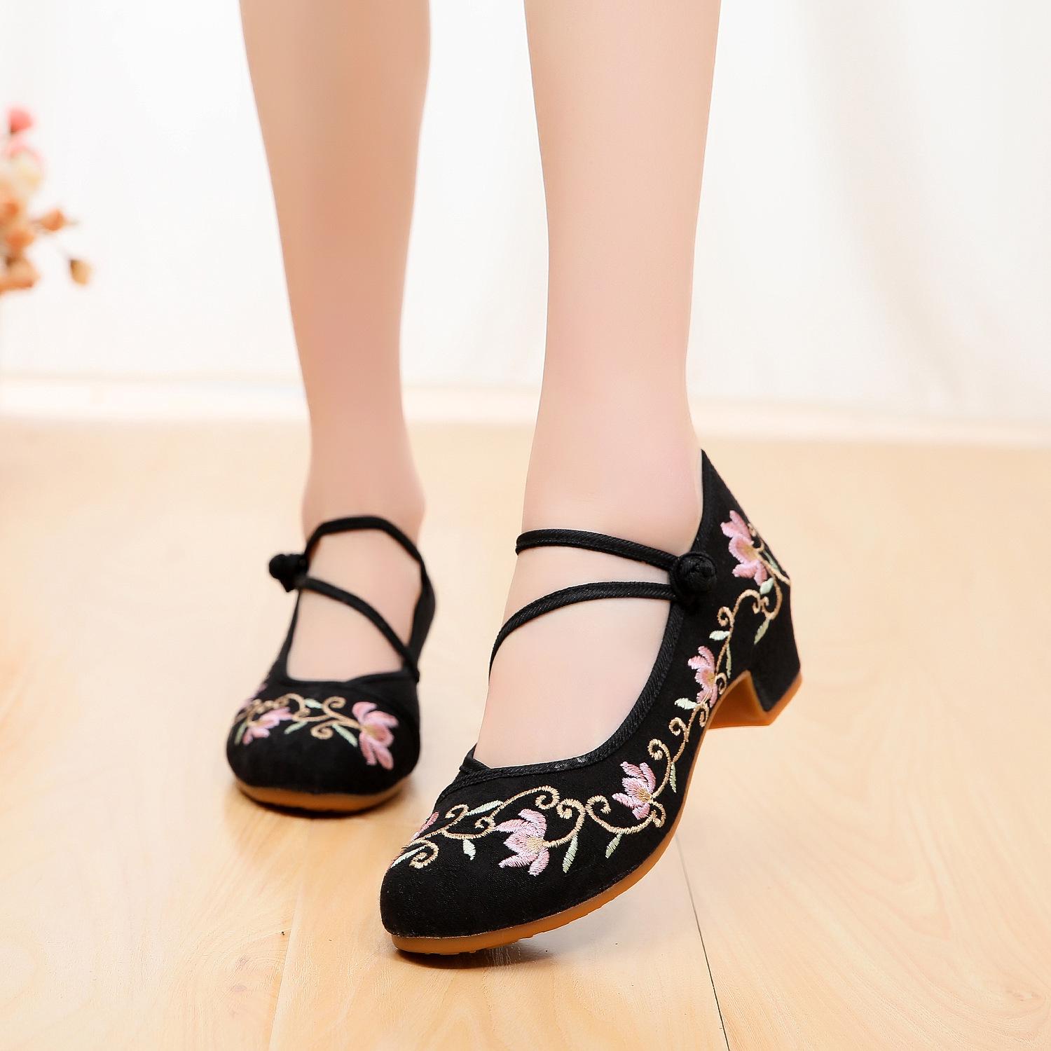 

Women s Ethnic Style Embroidered Wedge Heel Dance Shoes - Retro High Heels & Bridal Design 39