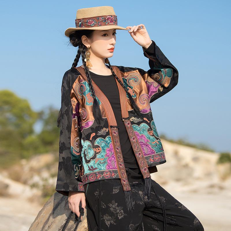 Women's Retro Chinese Jacket: Spring/Autumn Ethnic Style, Heavy Industry Applique, Embroidered Plus Size, Short Outerwear