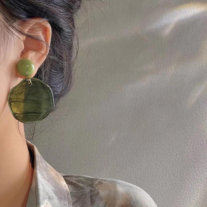 Resin Irregular Round Earrings Fashion Commuter Simple Earrings Light Luxury Retro Hong Kong Style Premium Earrings
