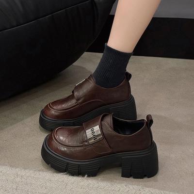 Sapatos baixos retro de plataforma femininos estilo britânico pequenos sapatos de couro femininos outono 2025 novos sapatos de salto alto jk sapatos únicos